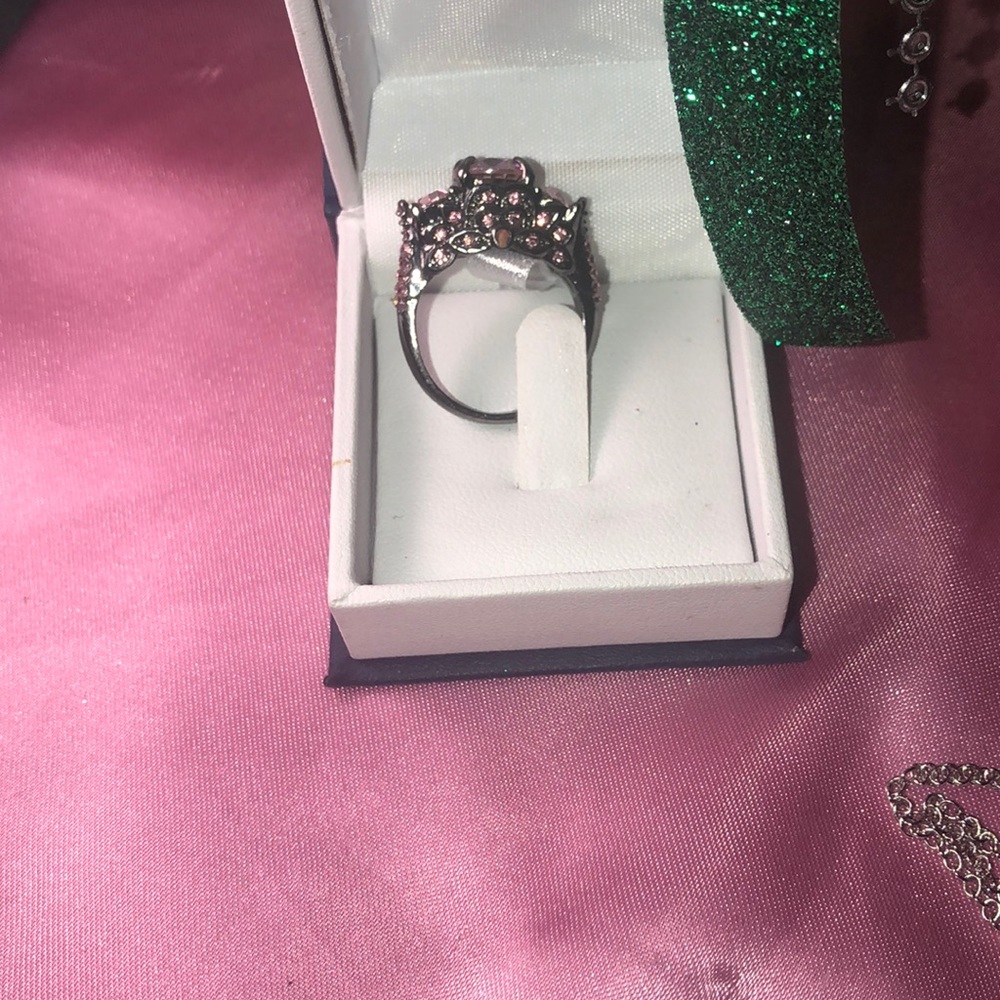Ring - Picture 2 of 2